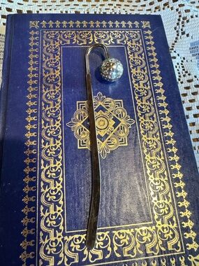 Antique golf ball bookmark